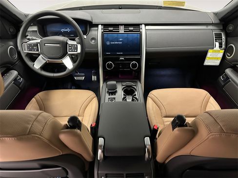 New 2026 Land Rover Discovery Limited Edition image 10