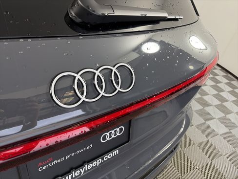Used 2025 Audi Q6 e-tron Premium Plus AWD/4WD image 16