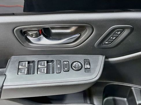 Used 2025 Honda Pilot Touring image 18