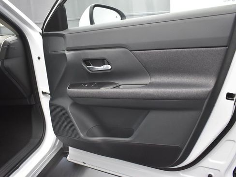 New 2025 Nissan Kicks SV image 25