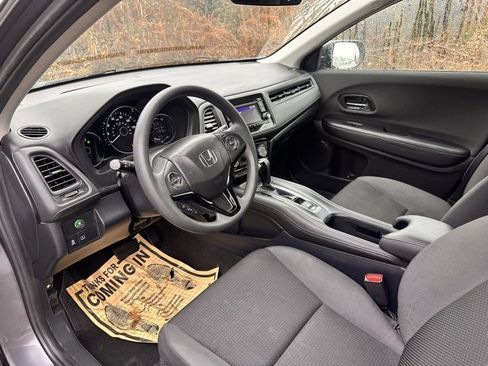 Used 2021 Honda HR-V LX image 11