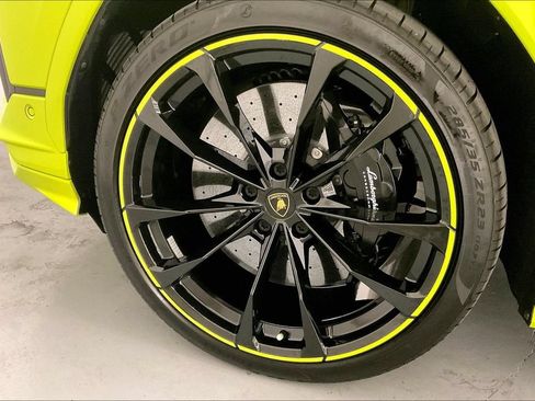 Used 2024 Lamborghini Urus S AWD/4WD image 17
