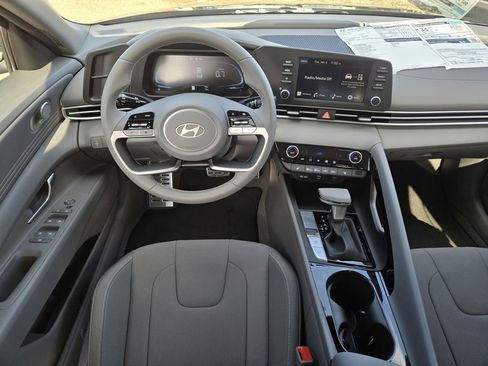 New 2026 Hyundai Elantra SEL Sport Premium FWD image 17