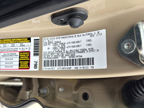 Used 2020 Toyota Tacoma TRD Sport image 38