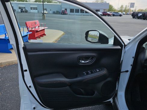 Used 2024 Honda HR-V Sport image 11