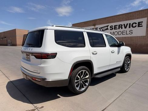 Used 2022 Jeep Wagoneer Series II w/ Premium Group I AWD/4WD image 9