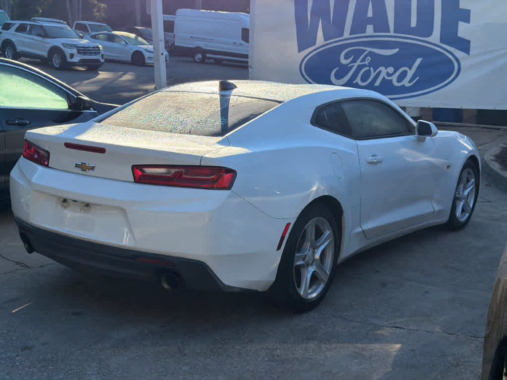 Used 2017 Chevrolet Camaro LT RWD image 9