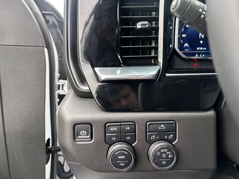 Used 2025 Chevrolet Silverado 1500 LT Trail Boss w/ Protection Package AWD/4WD image 24
