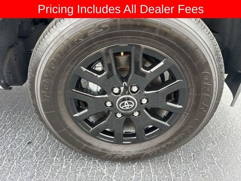 Used 2025 Toyota Tacoma SR5 AWD/4WD image 22
