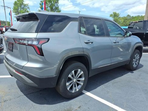 New 2026 Chevrolet Equinox LT w/ Safety and Technology Package FWD image 3
