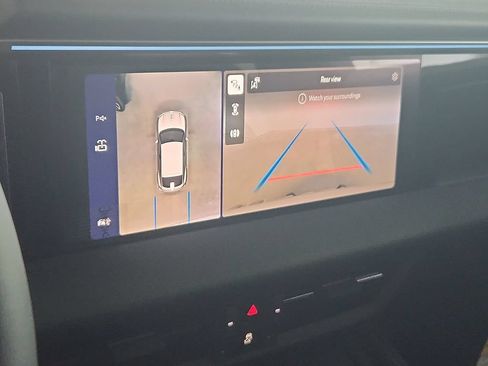 New 2026 Porsche Macan 4 Electric AWD/4WD image 18
