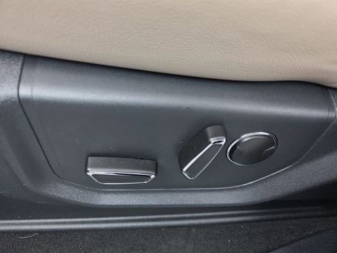 Used 2024 Ford Expedition Limited image 24