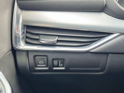 Used 2023 Cadillac XT4 Premium Luxury image 23