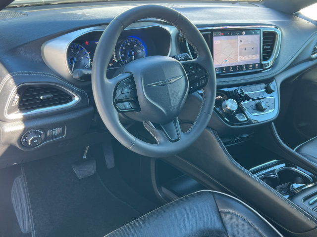Used 2023 Chrysler Pacifica Limited w/ Uconnect Theater Family Group AWD/4WD image 22
