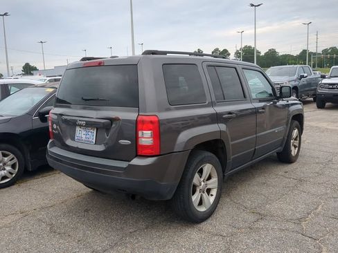 Used 2016 Jeep Patriot Latitude AWD/4WD image 4
