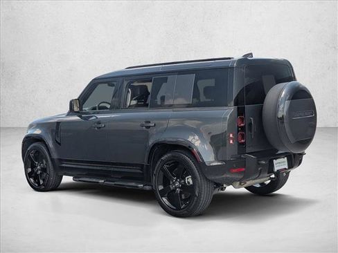 Used 2025 Land Rover Defender 110 X-Dynamic SE AWD/4WD image 8