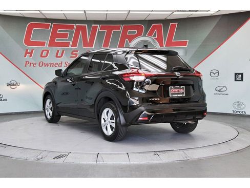 Certified 2025 Nissan Kicks Play S FWD image 4
