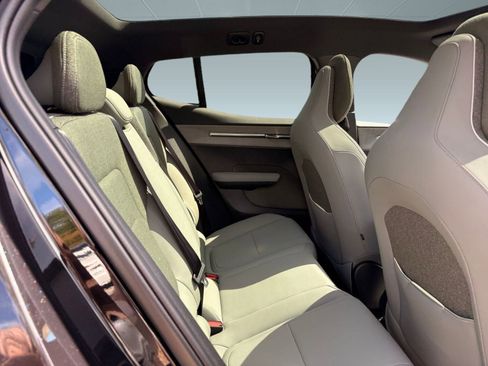 Certified 2025 Volvo EX30 Plus w/ Climate Package image 23