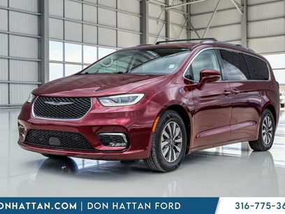 Used 2021 Chrysler Pacifica Touring-L