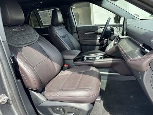Used 2025 Ford Explorer Platinum w/ LUX Leather Package AWD/4WD image 14