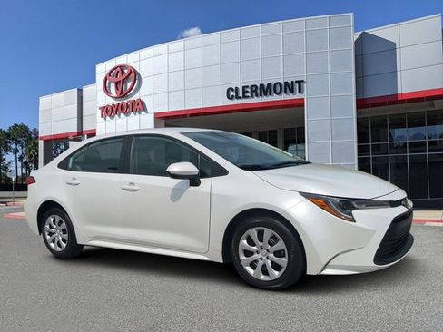 Certified 2024 Toyota Corolla LE image 1