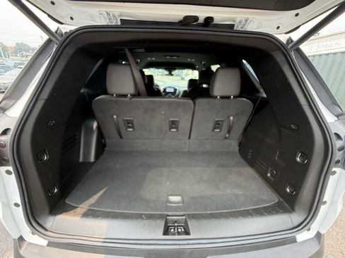 Used 2023 Chevrolet Traverse RS AWD/4WD image 27