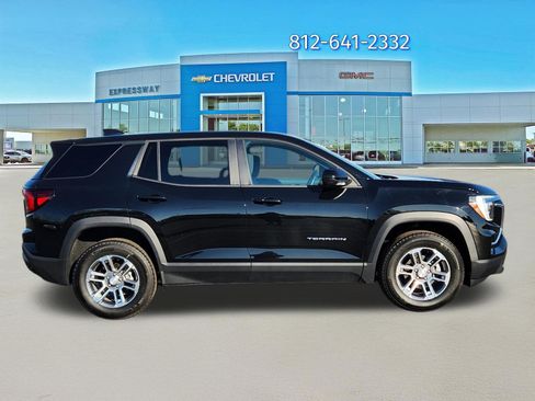Used 2025 GMC Terrain Elevation image 8