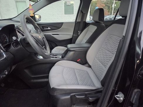 Used 2021 Chevrolet Equinox LS image 8