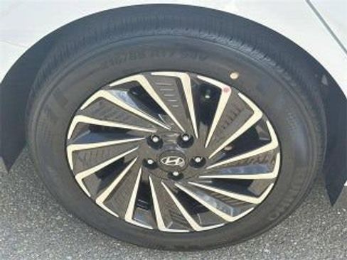 Used 2025 Hyundai Sonata SEL FWD image 17