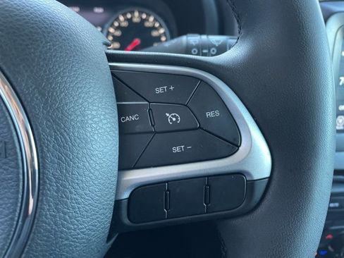 Used 2021 Jeep Renegade Latitude image 17