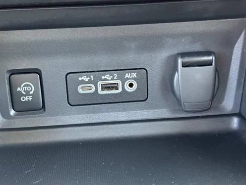 Used 2025 Nissan Sentra SV FWD image 38