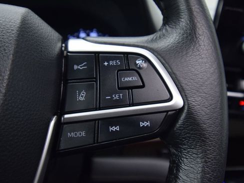 Used 2021 Toyota Sienna XLE image 37