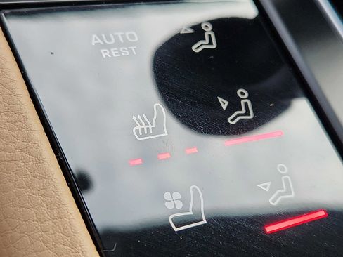 Used 2023 Porsche Macan image 22