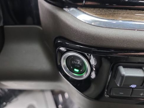 Used 2025 Chevrolet Silverado 1500 LT image 37