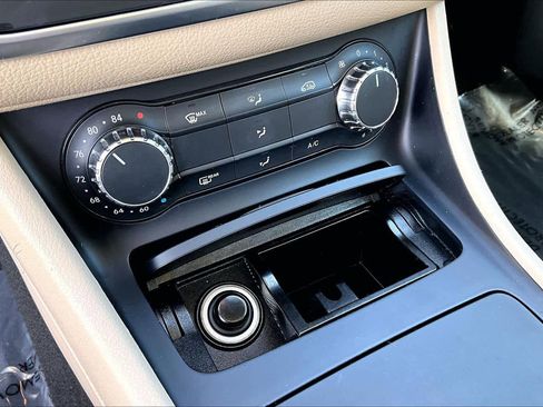 Used 2015 Mercedes-Benz GLA 250 GLA 250 image 34