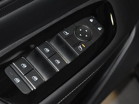 Certified 2025 Nissan Murano SV image 5