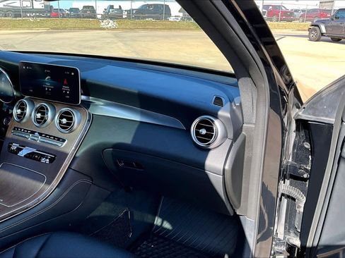Used 2020 Mercedes-Benz GLC 300 image 17