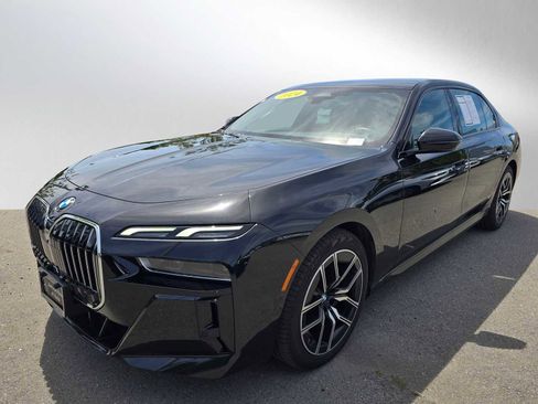 Used 2024 BMW 740i RWD image 7