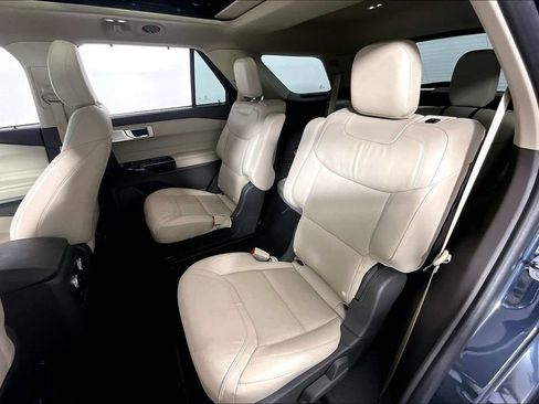 Used 2023 Ford Explorer Platinum w/ Technology Package AWD/4WD image 26