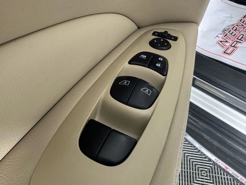 Used 2018 Nissan Pathfinder Platinum image 48