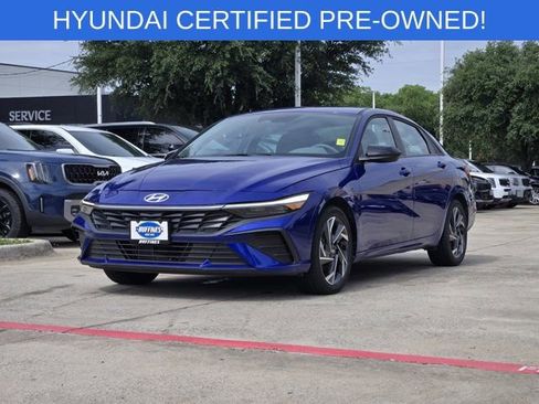 Used 2025 Hyundai Elantra SEL FWD image 3