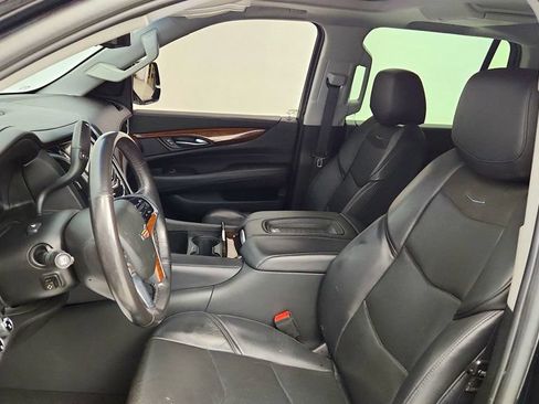 Used 2019 Cadillac Escalade Luxury AWD/4WD image 21