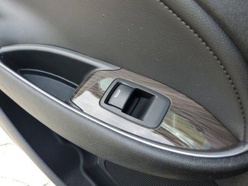Used 2024 Chevrolet Malibu LT FWD image 12