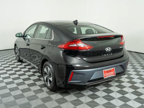 Used 2017 Hyundai Ioniq SEL FWD image 4