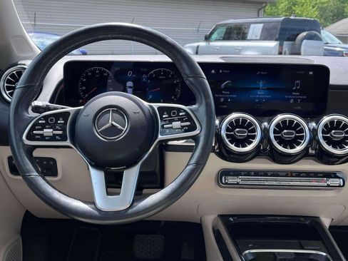 Used 2023 Mercedes-Benz GLB 250 4MATIC image 2