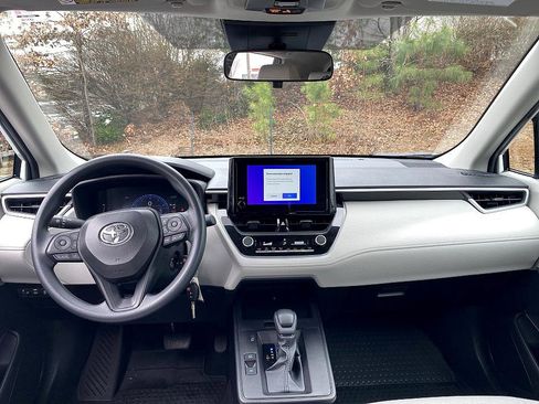 Certified 2026 Toyota Corolla Cross L image 15