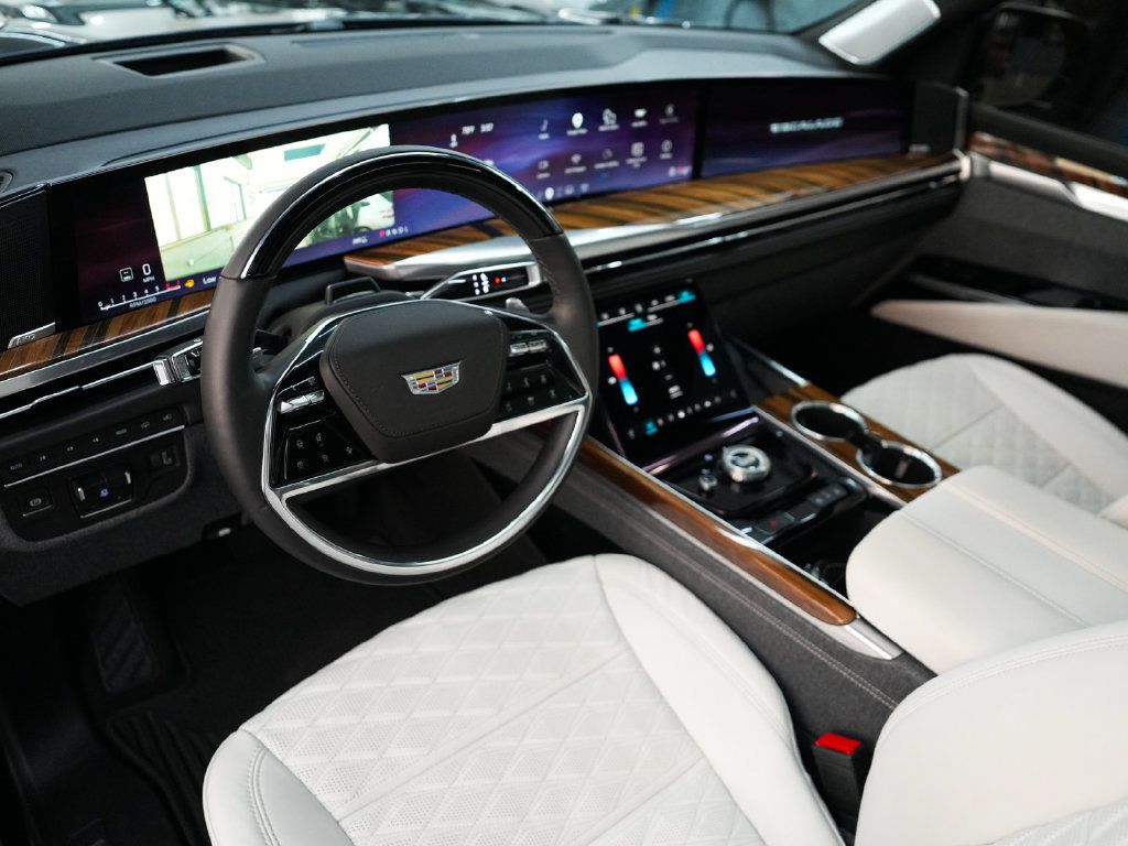 Used 2025 Cadillac Escalade ESV Sport Platinum AWD/4WD image 16