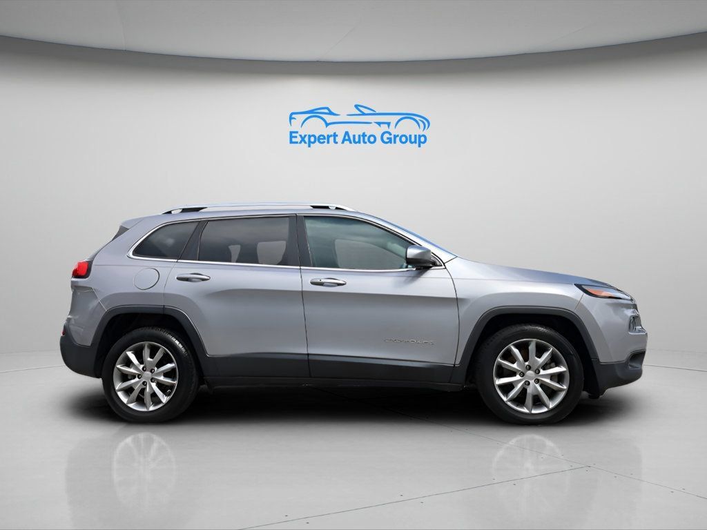 Used 2018 Jeep Cherokee Limited FWD image 36
