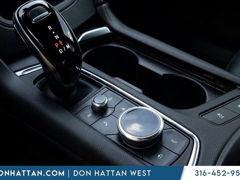 Used 2022 Cadillac XT6 Premium Luxury w/ Technology Package FWD image 10