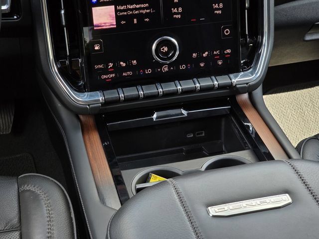 Used 2025 GMC Yukon Denali AWD/4WD image 18